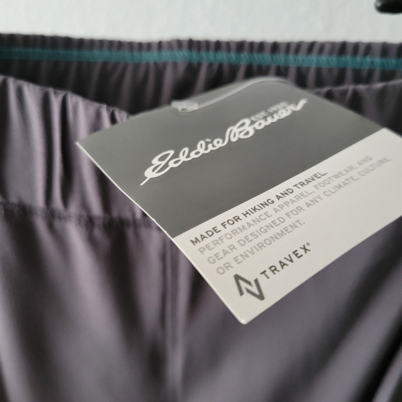 Eddie Bauer Women's Incline Utility Capris - Picture 8 of 11